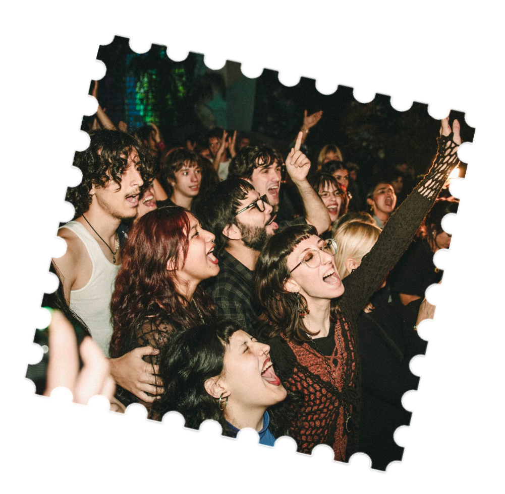 FERVOR — público cantando